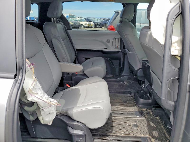 Продажа на аукционе авто 2026 Toyota Sienna, vin: 5TDYSKFC4TS233617, номер лота: 50172916