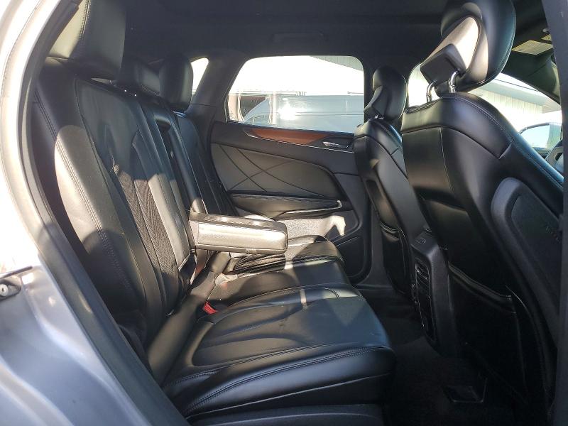 49161336 :رقم المزاد ، 5LMCJ1A98FUJ36478 vin ، 2015 Lincoln Townhouse Mkc مزاد بيع