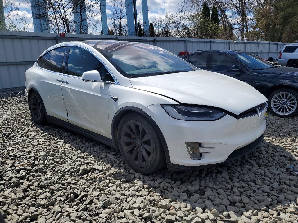 49083996 :رقم المزاد ، 5YJXCBE47HF050260 vin ، 2017 Tesla Model X مزاد بيع