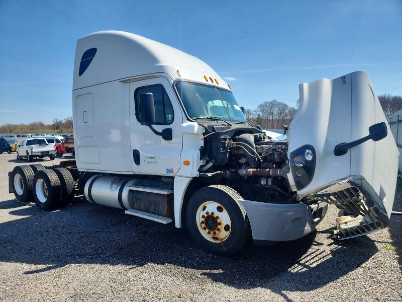 Продаж на аукціоні авто 2015 Freightliner Cascadia 125, vin: 1FUJGLD65FLGJ1340, номер лоту: 49317426