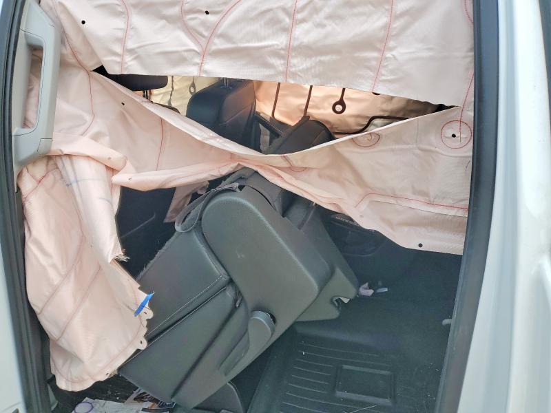 Продажа на аукционе авто 2019 Chevrolet Suburban, vin: 1GNSKHKC6KR269702, номер лота: 50433966