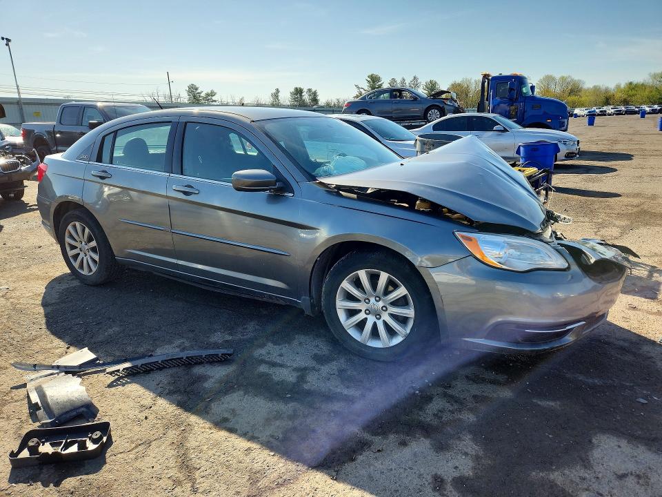 49779116 :رقم المزاد ، 1C3CCBBG9DN731940 vin ، 2013 Chrysler 200 مزاد بيع