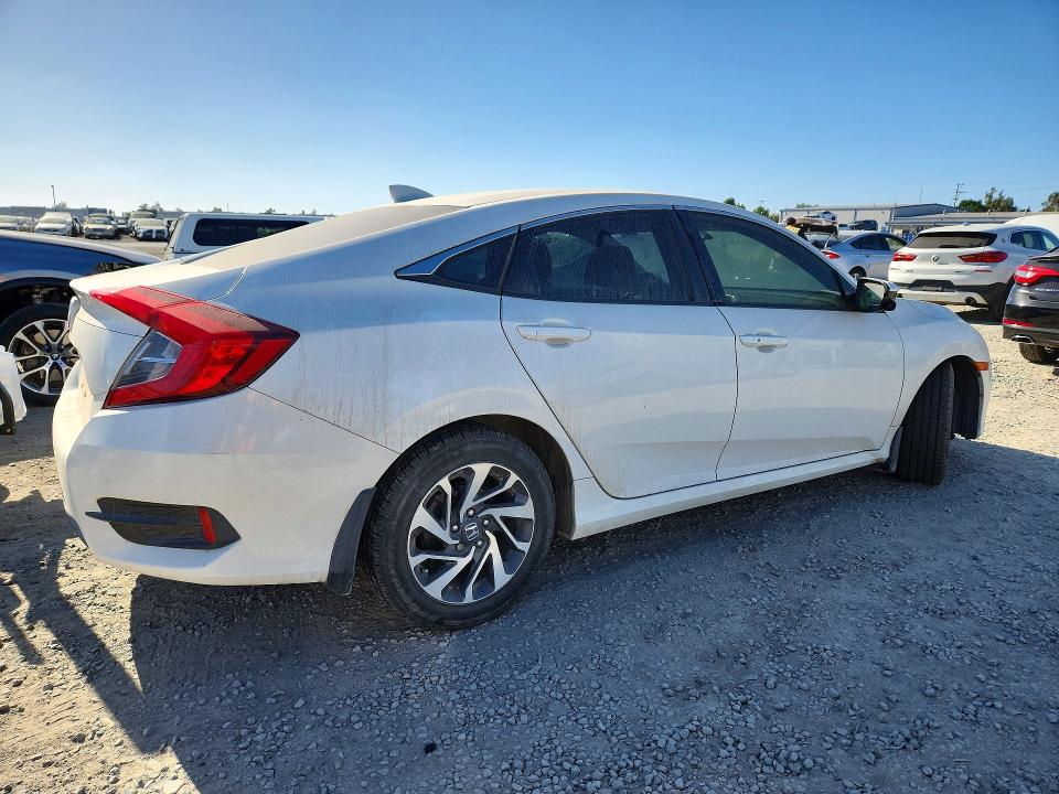 48085526 :رقم المزاد ، 2HGFC2F70JH542652 vin ، 2018 Honda Civic مزاد بيع