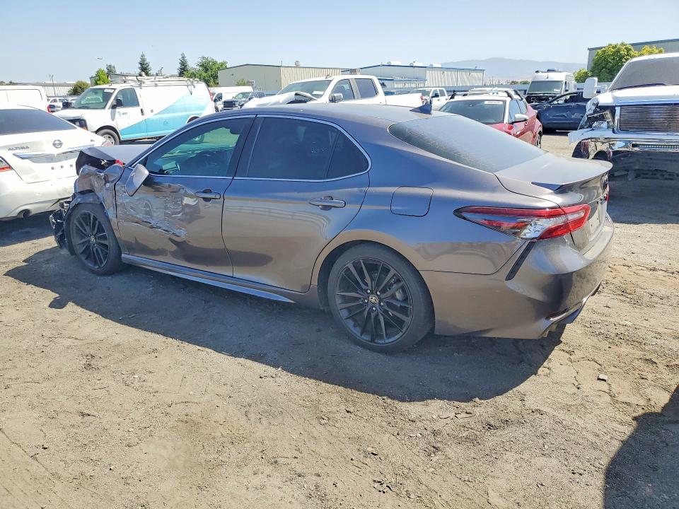 50199606 :رقم المزاد ، 4T1K61AK9NU621374 vin ، 2022 Toyota Camry مزاد بيع