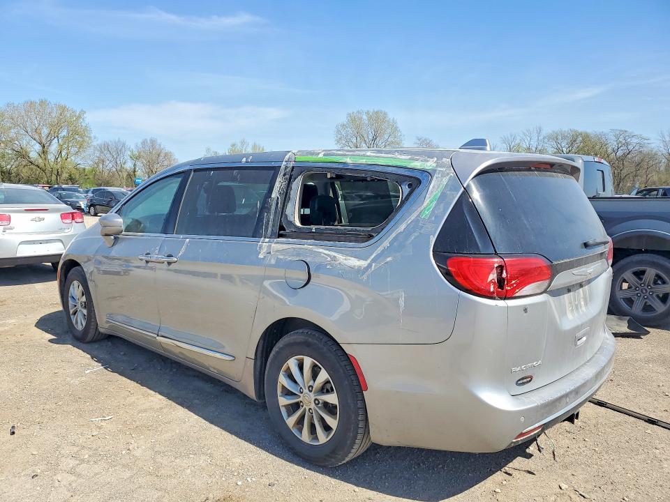 50636686 :رقم المزاد ، 2C4RC1BG5HR543912 vin ، 2017 Chrysler Pacifica مزاد بيع