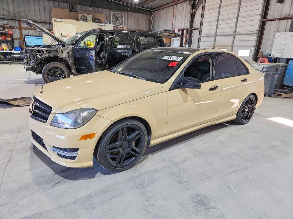 Продажа на аукционе авто 2013 Mercedes-benz C, vin: WDDGF4HB1DR293392, номер лота: 49324216
