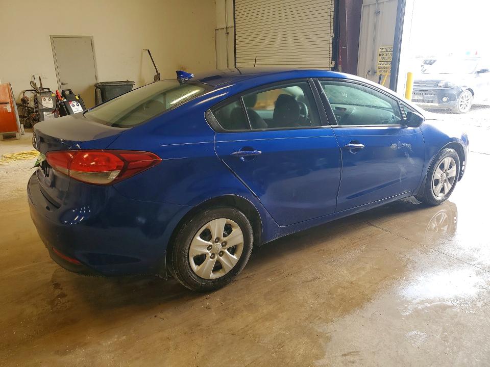 50258356 :رقم المزاد ، 3KPFK4A71HE012412 vin ، 2017 Kia Forte مزاد بيع
