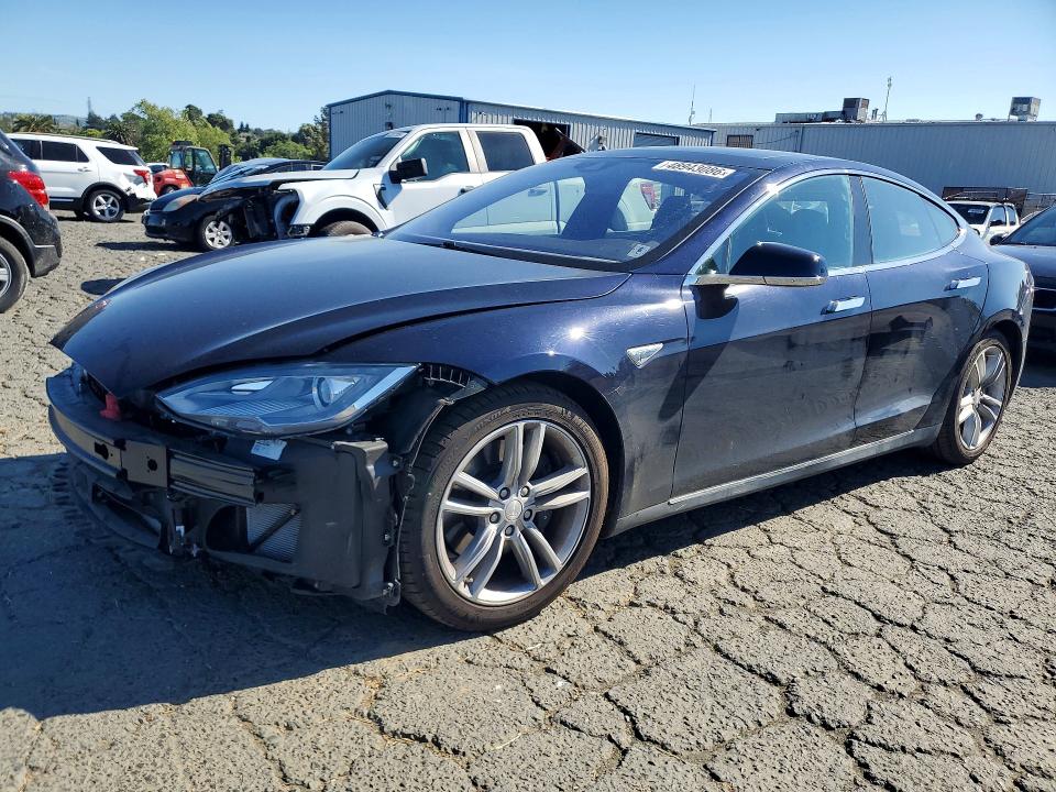 48943086 :رقم المزاد ، 5YJSA1H24FF092516 vin ، 2015 Tesla Model S مزاد بيع