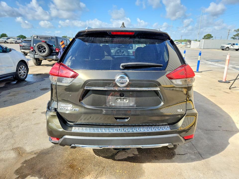 2017 Nissan Rogue მანქანა იყიდება აუქციონზე, vin: JN8AT2MTXHW402164, აუქციონის ნომერი: 49466176