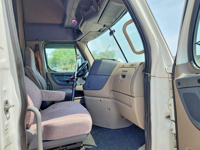 51006746 :رقم المزاد ، 3AKJGLDR5JSJU1265 vin ، 2018 Freightliner Cascadia 125 مزاد بيع