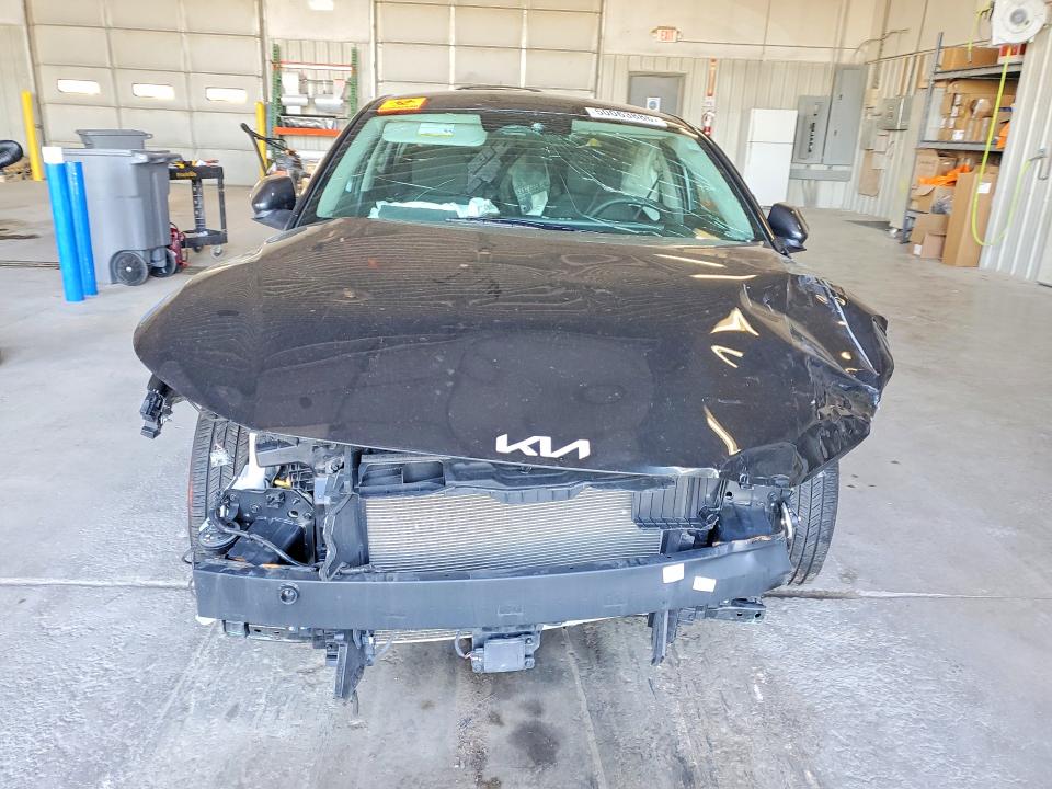 2025 Kia K4 მანქანა იყიდება აუქციონზე, vin: 3KPFT4DEXSE015565, აუქციონის ნომერი: 50063886
