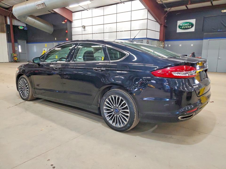 49442686 :رقم المزاد ، 3FA6P0T9XJR118533 vin ، 2018 Ford Fusion مزاد بيع