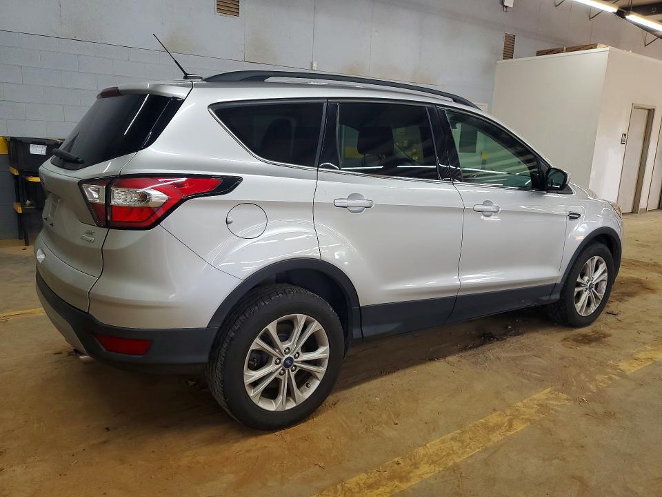 2017 Ford Escape მანქანა იყიდება აუქციონზე, vin: 1FMCU0GD7HUD34648, აუქციონის ნომერი: 51796926