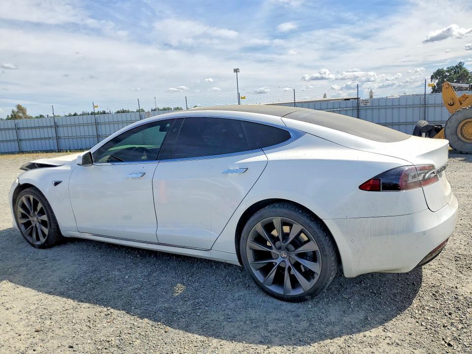 48969646 :رقم المزاد ، 5YJSA1E27MF424174 vin ، 2021 Tesla Model S مزاد بيع