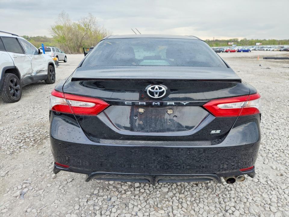 Продаж на аукціоні авто 2018 Toyota Camry, vin: 4T1B11HK6JU077561, номер лоту: 49656356