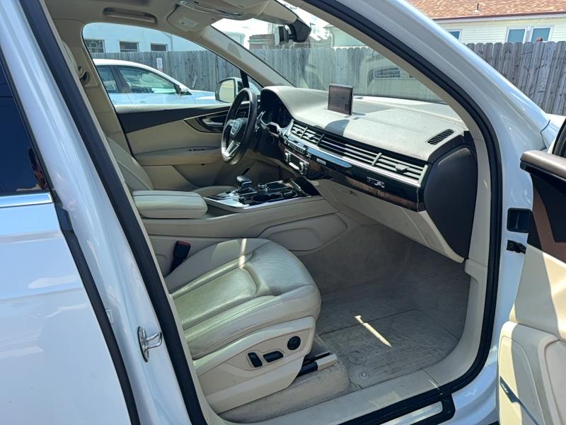 2018 Audi Q7 მანქანა იყიდება აუქციონზე, vin: WA1LAAF71JD023215, აუქციონის ნომერი: 50125236