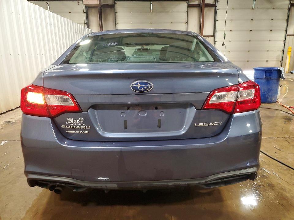 51363876 :رقم المزاد ، 4S3BNAA63J3045405 vin ، 2018 Subaru Legacy مزاد بيع