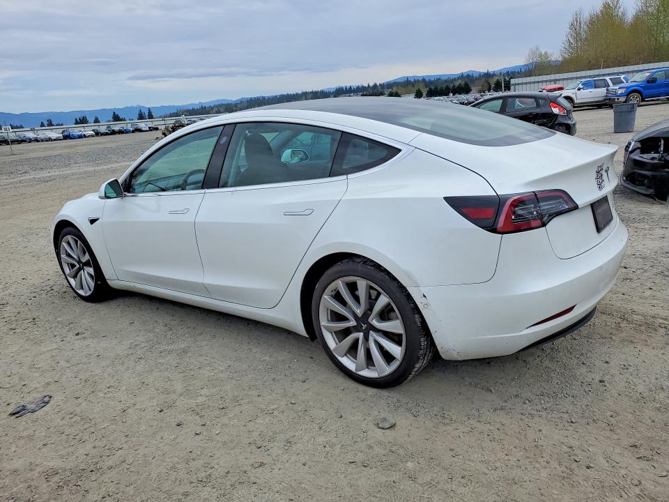49037306 :رقم المزاد ، 5YJ3E1EB5KF390211 vin ، 2019 Tesla Model 3 مزاد بيع