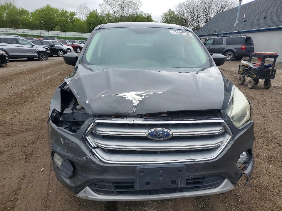 2017 Ford Escape მანქანა იყიდება აუქციონზე, vin: 1FMCU0GD8HUC62830, აუქციონის ნომერი: 51360936