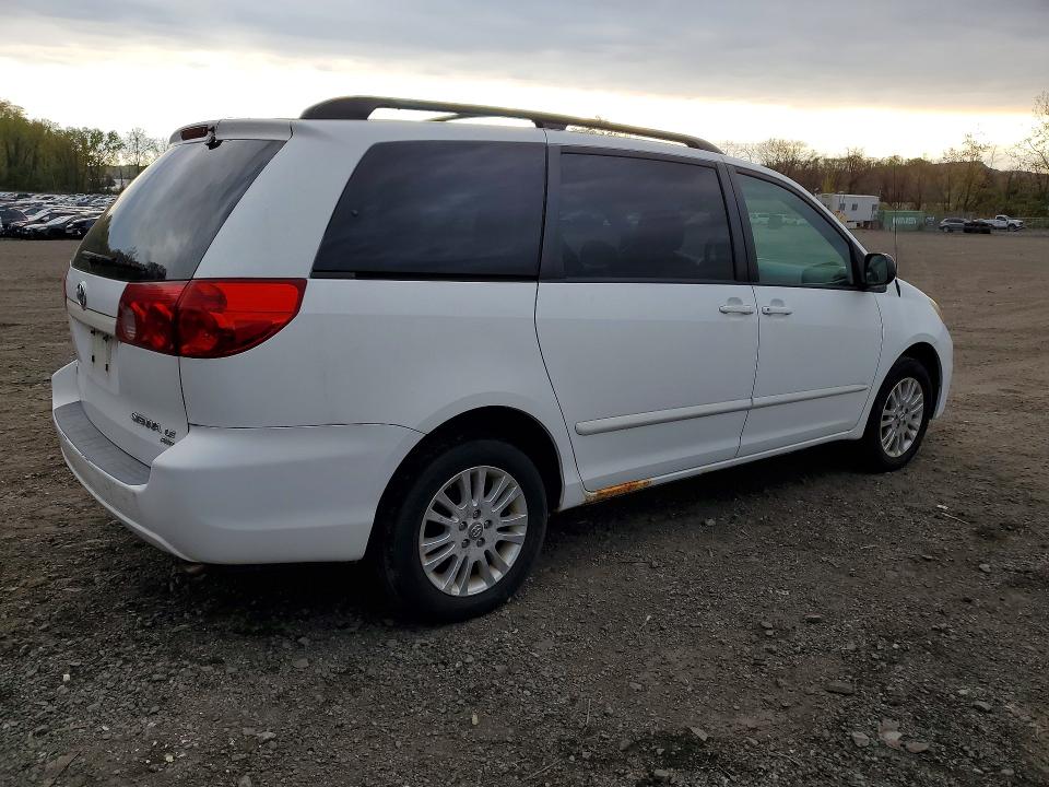 51332776 :رقم المزاد ، 5TDBK23CX7S008408 vin ، 2007 Toyota Sienna مزاد بيع
