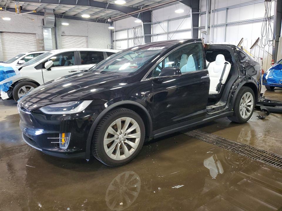 49654826 :رقم المزاد ، 5YJXCDE25JF110956 vin ، 2018 Tesla Model X مزاد بيع