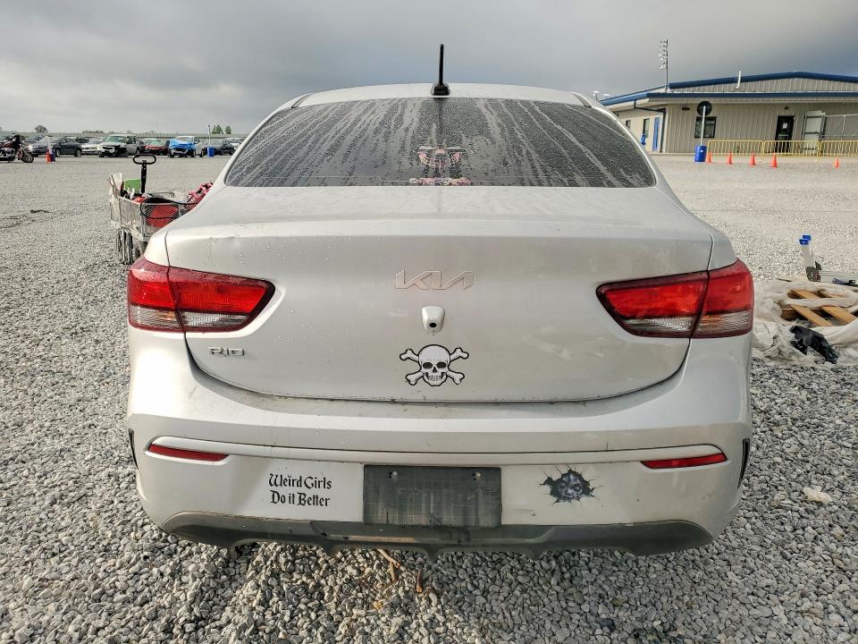47969296 :رقم المزاد ، 3KPA24AD0NE466484 vin ، 2022 Kia Rio مزاد بيع