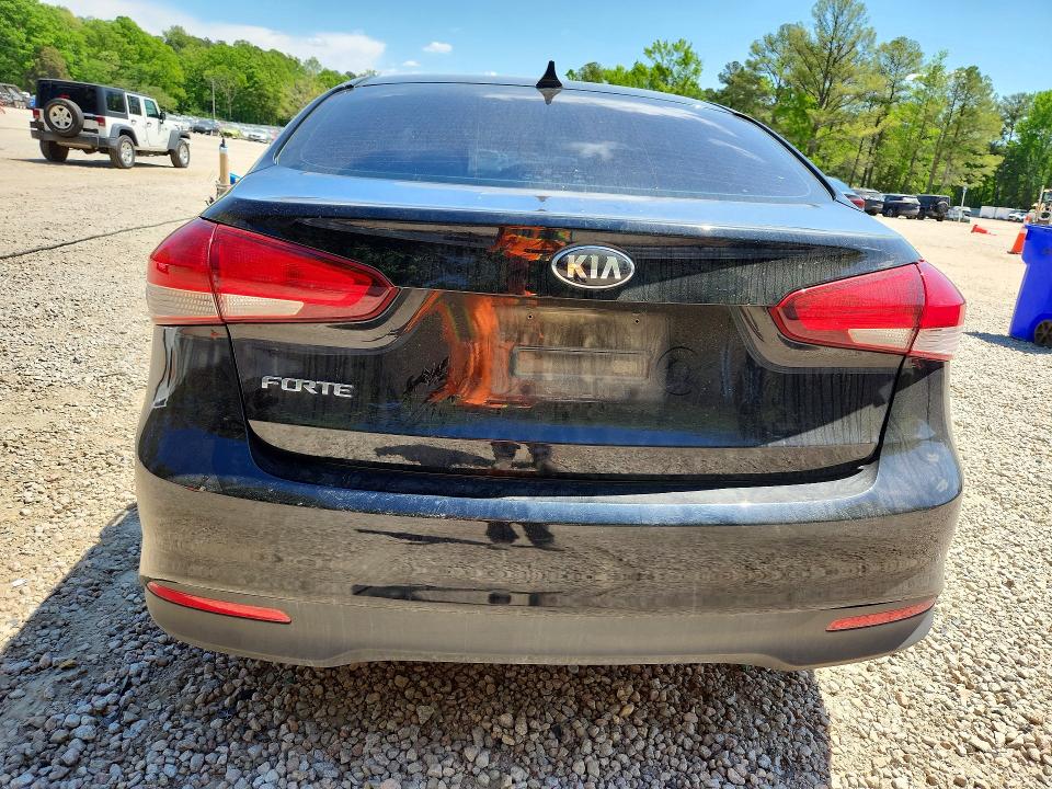 2018 Kia Forte მანქანა იყიდება აუქციონზე, vin: 3KPFK4A79JE203968, აუქციონის ნომერი: 50409056