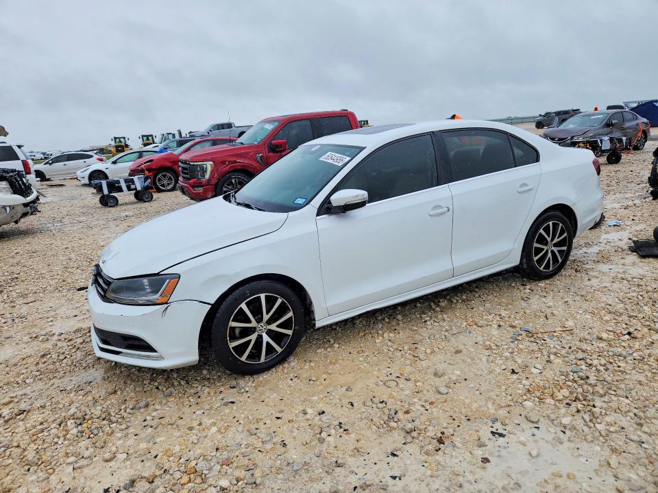 50644986 :رقم المزاد ، 3VWB67AJXHM321184 vin ، 2017 Volkswagen Jetta مزاد بيع