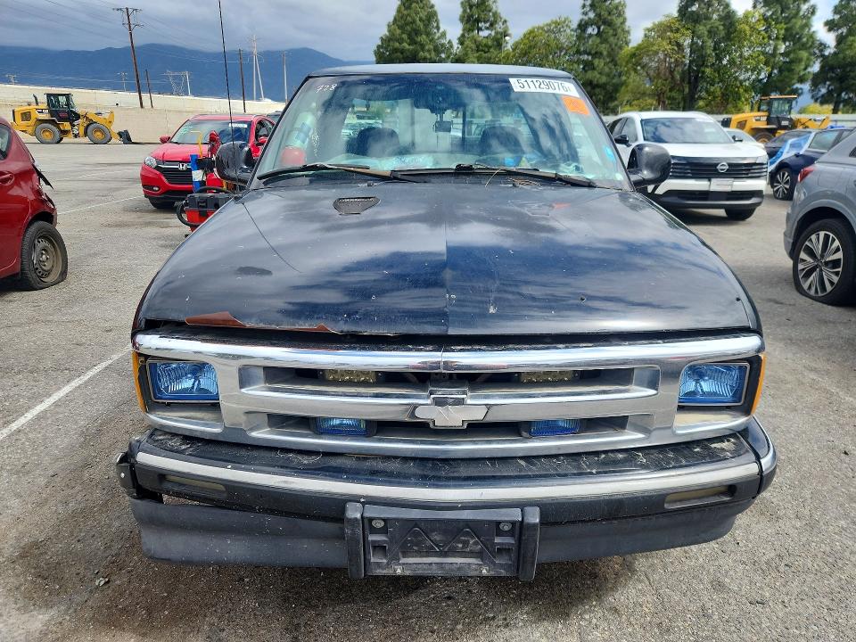 51129076 :رقم المزاد ، 1GCCS1943VK110037 vin ، 1997 Chevrolet S Truck مزاد بيع