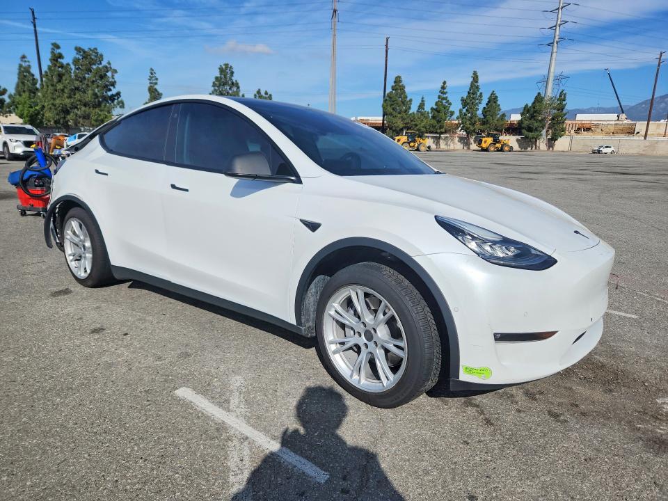 50191656 :رقم المزاد ، 7SAYGDEE2NF323309 vin ، 2022 Tesla Model Y مزاد بيع
