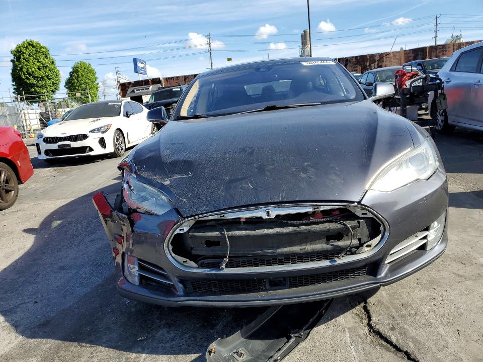 Продаж на аукціоні авто 2015 Tesla Model S, vin: 5YJSA1H14FF084214, номер лоту: 50765466