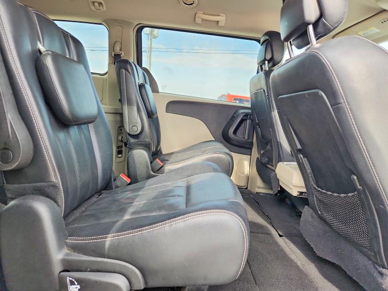 48044676 :رقم المزاد ، 2C4RC1BG6FR589097 vin ، 2015 Chrysler Town & Country مزاد بيع