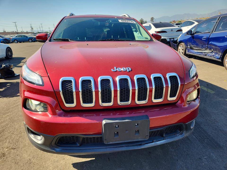 48952776 :رقم المزاد ، 1C4PJMCS9HW595102 vin ، 2017 Jeep Cherokee مزاد بيع