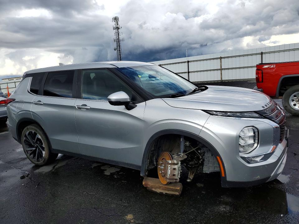 2022 Mitsubishi Outlander მანქანა იყიდება აუქციონზე, vin: JA4J3UA88NZ046597, აუქციონის ნომერი: 49072306