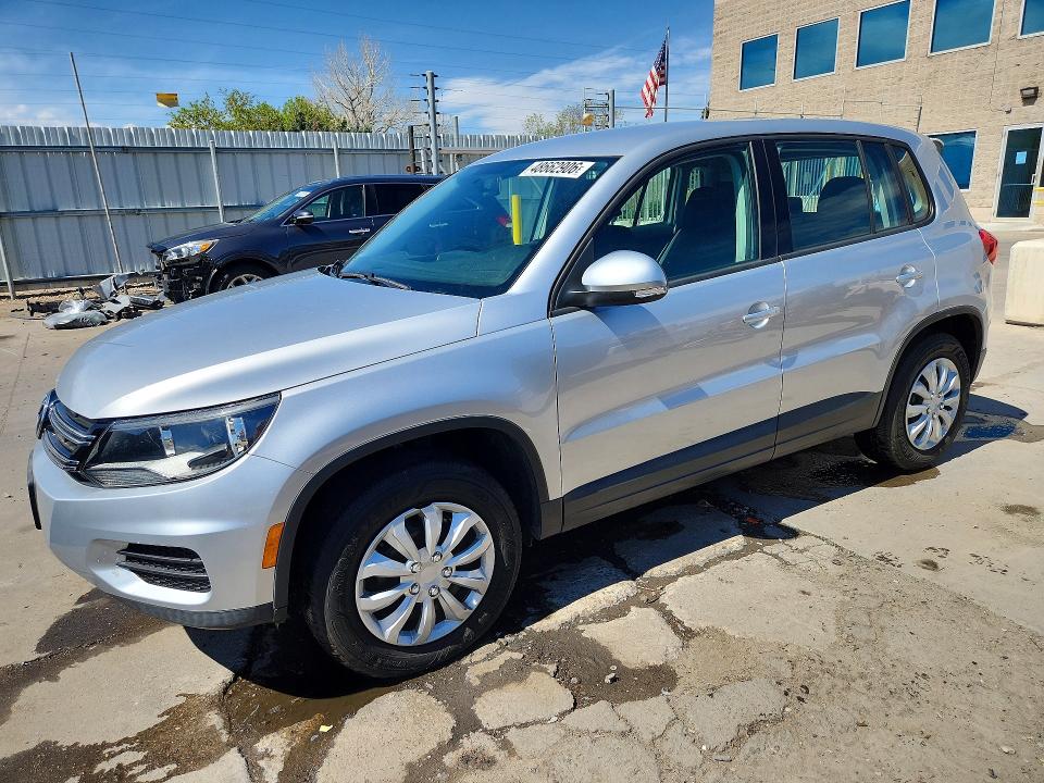 48662906 :رقم المزاد ، WVGCV3AX0EW560516 vin ، 2014 Volkswagen Tiguan مزاد بيع