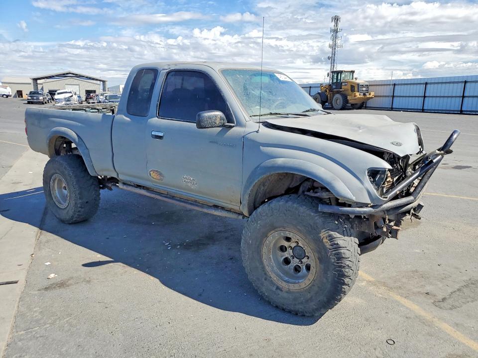 2001 Toyota Tacoma მანქანა იყიდება აუქციონზე, vin: 5TEWN72N11Z747282, აუქციონის ნომერი: 49104466