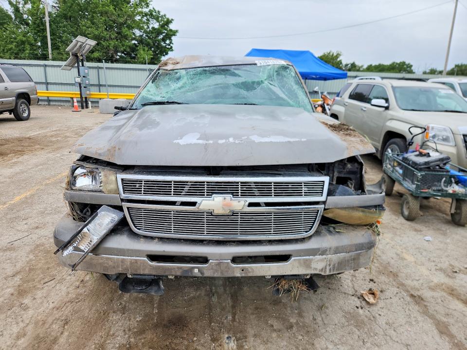 Продажа на аукционе авто 2006 Chevrolet Silverado, vin: 2GCEC13T261133073, номер лота: 51841476