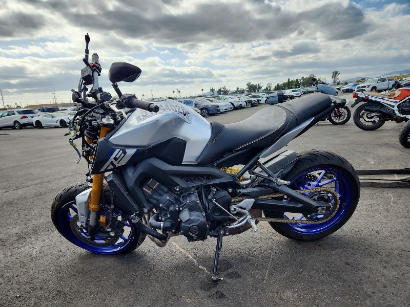 51444026 :رقم المزاد ، JYARN33E5FA006411 vin ، 2015 Yama Fz09 مزاد بيع