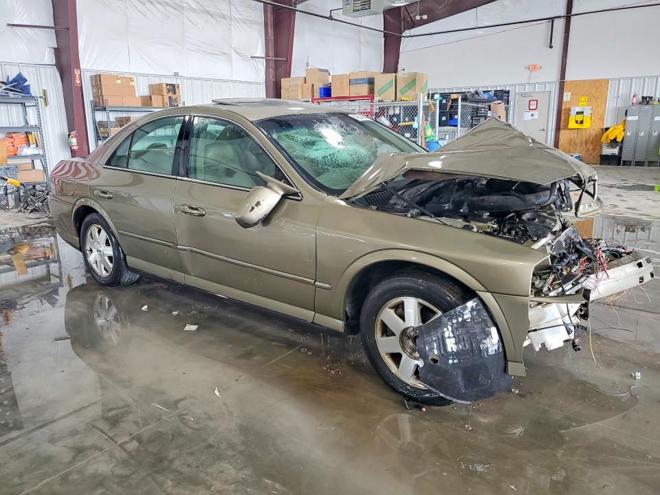 48648806 :رقم المزاد ، 1LNHM87A92Y679903 vin ، 2002 Lincoln Townhouse Ls مزاد بيع