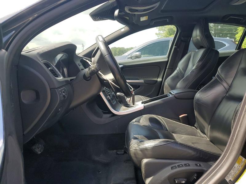 41631096 :رقم المزاد ، YV1612TD9F2306557 vin ، 2015 Volvo S60 مزاد بيع