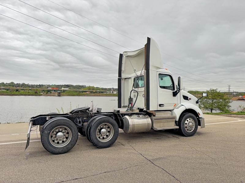 51414106 :رقم المزاد ، 1XPBAK9X5KD632553 vin ، 2019 Peterbilt 579 مزاد بيع