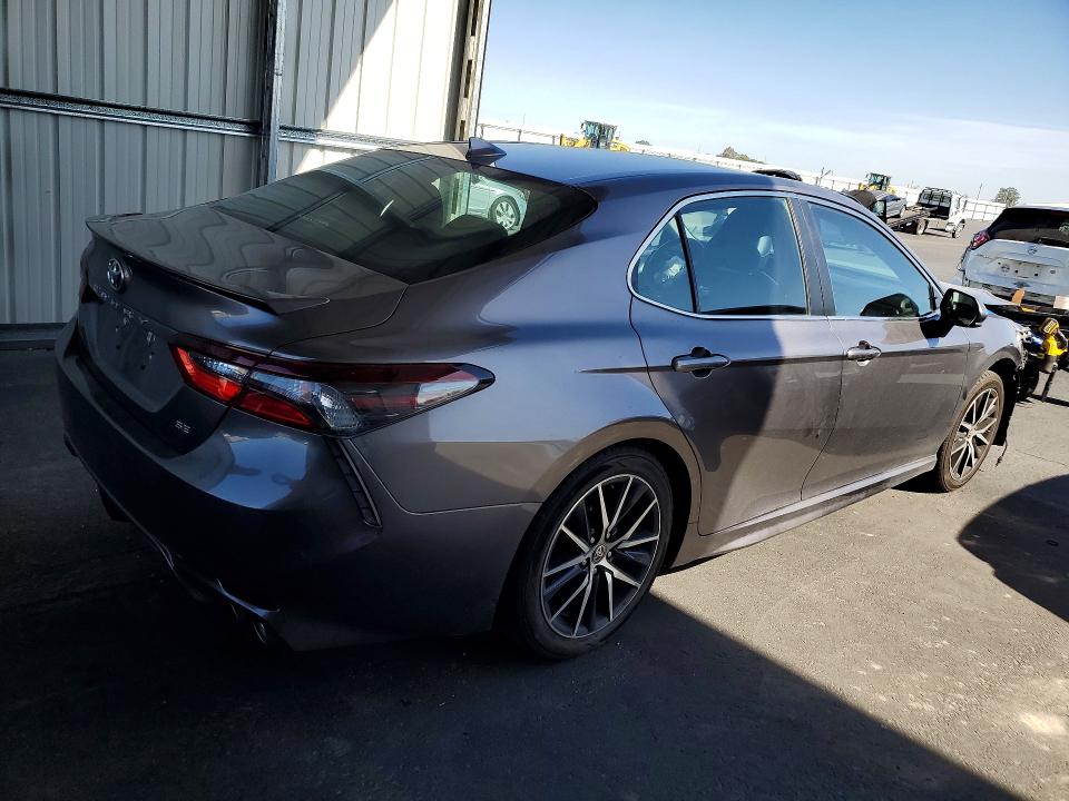 Продажа на аукционе авто 2021 Toyota Camry, vin: 4T1G11AK6MU465331, номер лота: 50172076
