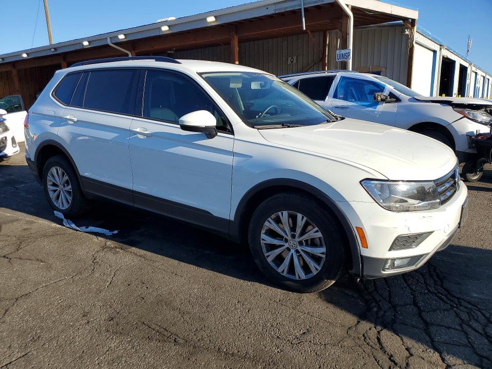 Продаж на аукціоні авто 2018 Volkswagen Tiguan, vin: 3VV0B7AX5JM028455, номер лоту: 50688326