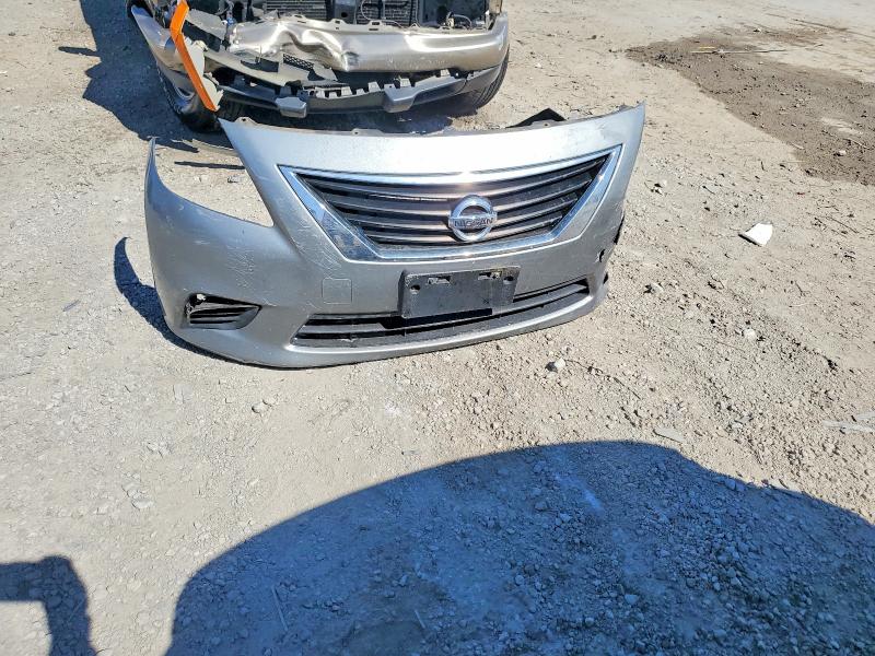 49120276 :رقم المزاد ، 3N1CN7AP1DL885145 vin ، 2013 Nissan Versa مزاد بيع