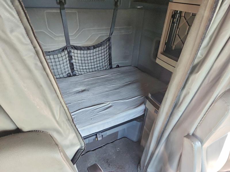 Продажа на аукционе авто 2015 Freightliner Cascadia 125, vin: 1FUJGLD67FLGJ1338, номер лота: 49315726
