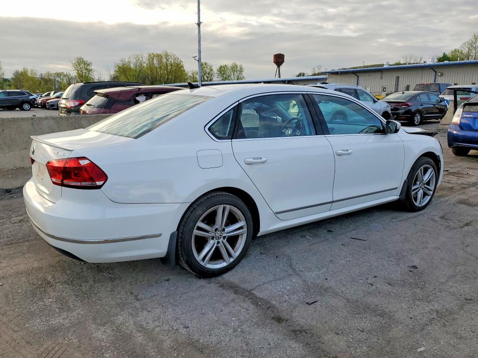 Продажа на аукционе авто 2015 Volkswagen Passat, vin: 1VWCT7A31FC062940, номер лота: 51328086