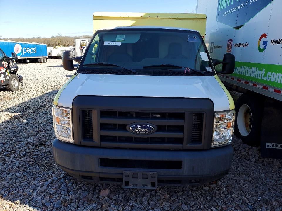 51377016 :رقم المزاد ، 1FDXE4FSXJDC17478 vin ، 2018 Ford Econoline مزاد بيع