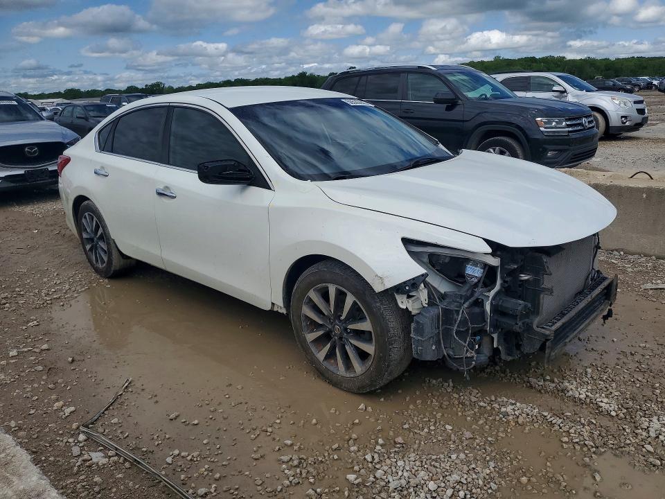2017 Nissan Altima მანქანა იყიდება აუქციონზე, vin: 1N4AL3AP8HC268500, აუქციონის ნომერი: 50526446