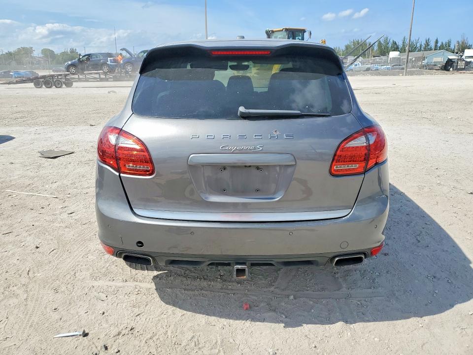 51449126 :رقم المزاد ، WP1AB2A20BLA42999 vin ، 2011 Porsche Cayenne مزاد بيع