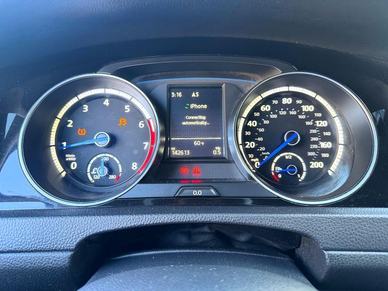 2016 Volkswagen Golf R მანქანა იყიდება აუქციონზე, vin: WVWUF7AU2GW081911, აუქციონის ნომერი: 51894396
